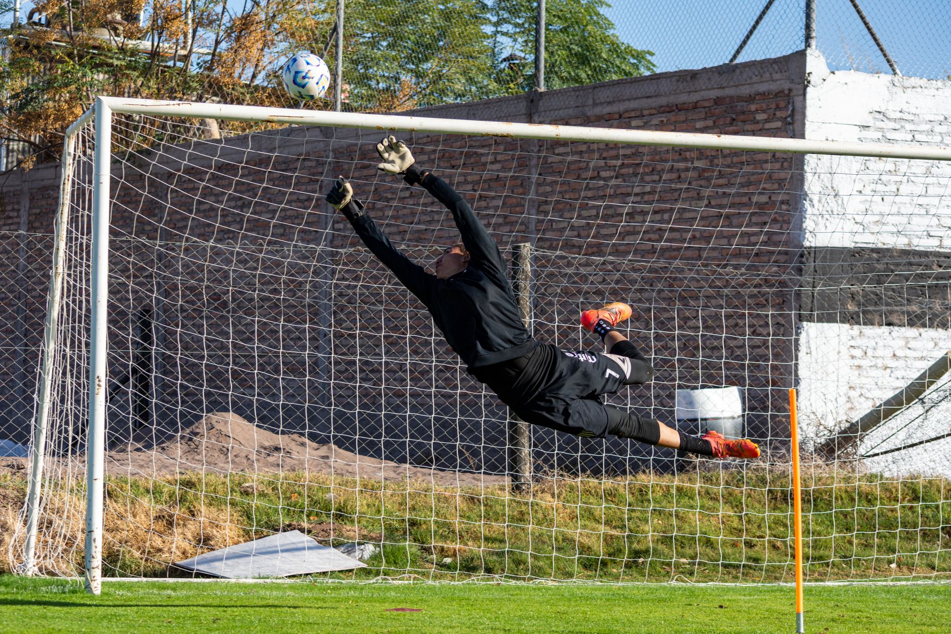 Best Football Goalkeeper Gloves for Training and Match Play 2026