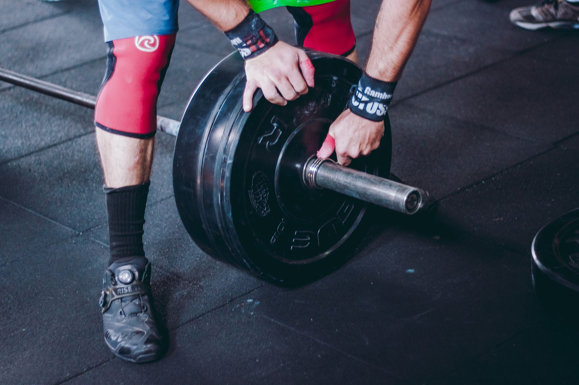 Best Knee Sleeves for Squats and Heavy Lifting